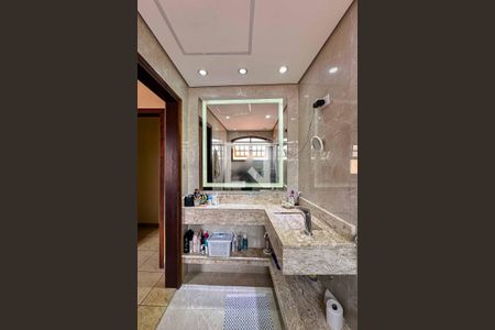 Casa à venda com 340m², 3 quartos e 4 vagasBanheiro da Suíte 3