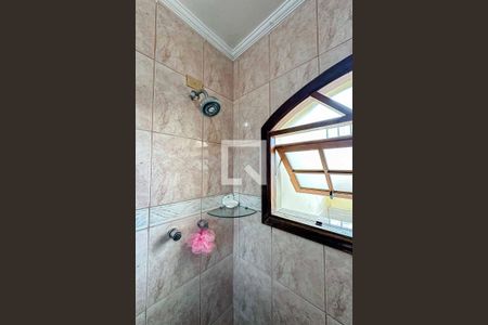 Casa à venda com 340m², 3 quartos e 4 vagasBanheiro da Suíte 2