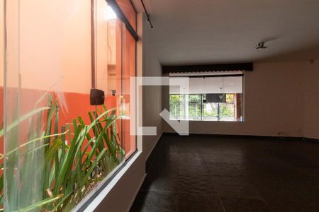 Sala de casa à venda com 4 quartos, 189m² em Jardim Rizzo, São Paulo
