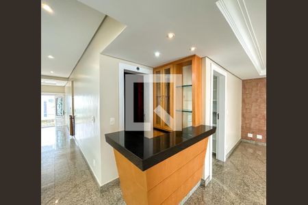 Sala de casa de condomínio para alugar com 5 quartos, 357m² em Paquetá, Belo Horizonte