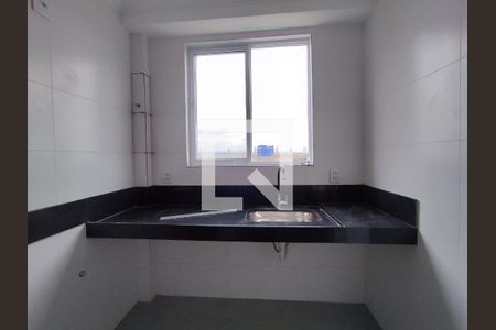 Cozinha de apartamento à venda com 3 quartos, 83m² em Cabral, Contagem