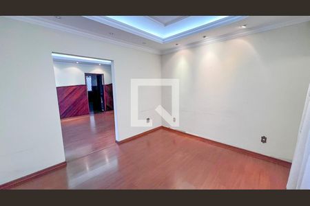 Sala de casa para alugar com 5 quartos, 298m² em Sagrada Família, Belo Horizonte