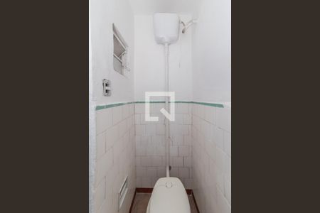 Casa para alugar com 107m², 2 quartos e 2 vagas Casa para alugar com 107m², 2 quartos e 2 vagasBanheiro de Serviço