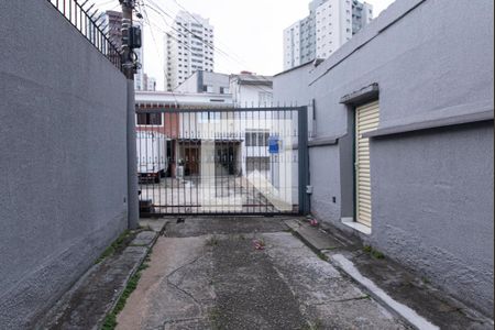 Casa para alugar com 107m², 2 quartos e 2 vagas Casa para alugar com 107m², 2 quartos e 2 vagasFachada
