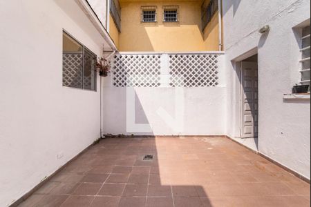 Casa para alugar com 107m², 2 quartos e 2 vagas Casa para alugar com 107m², 2 quartos e 2 vagasQuintal