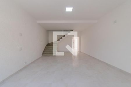 Sala de casa para alugar com 2 quartos, 107m² em Vila Gumercindo, São Paulo