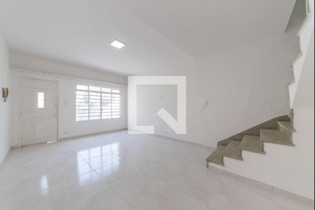 Sala de casa para alugar com 2 quartos, 107m² em Vila Gumercindo, São Paulo