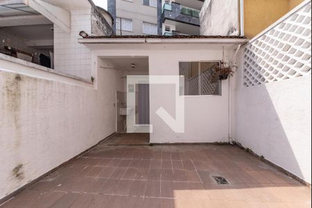 Casa para alugar com 107m², 2 quartos e 2 vagas Casa para alugar com 107m², 2 quartos e 2 vagasQuintal