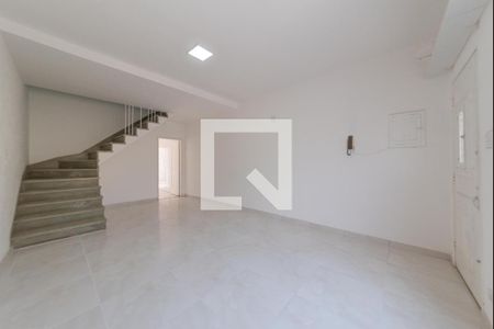 Sala de casa para alugar com 2 quartos, 107m² em Vila Gumercindo, São Paulo
