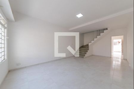 Sala de casa para alugar com 2 quartos, 107m² em Vila Gumercindo, São Paulo