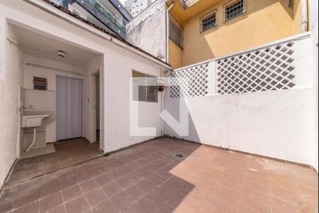 Casa para alugar com 107m², 2 quartos e 2 vagas Casa para alugar com 107m², 2 quartos e 2 vagasQuintal