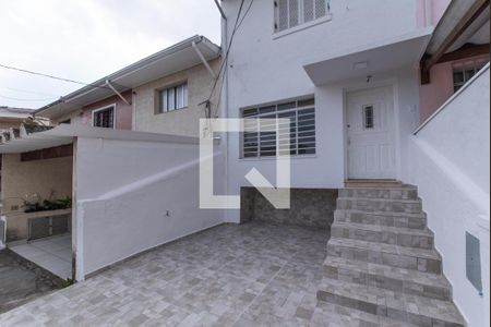 Casa para alugar com 107m², 2 quartos e 2 vagas Casa para alugar com 107m², 2 quartos e 2 vagasFachada do Imóvel