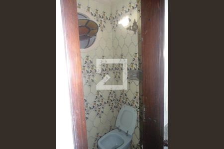 Casa para alugar com 410m², 5 quartos e 7 vagasBanheiro Social 