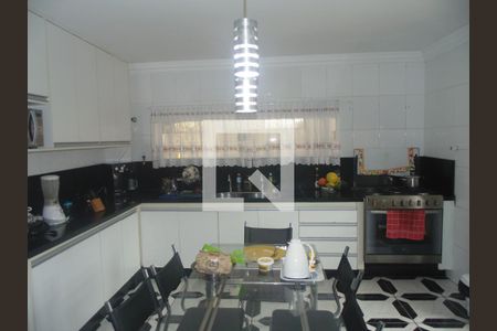 Casa para alugar com 410m², 5 quartos e 7 vagasCozinha 