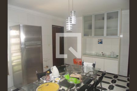 Casa para alugar com 410m², 5 quartos e 7 vagasCozinha 