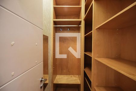 Apartamento à venda com 246m², 4 quartos e 4 vagasArmário do Corredor