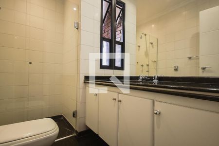 Apartamento à venda com 246m², 4 quartos e 4 vagasBanheiro