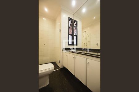 Apartamento à venda com 246m², 4 quartos e 4 vagasBanheiro