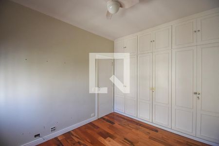 Apartamento à venda com 246m², 4 quartos e 4 vagasQuarto 2