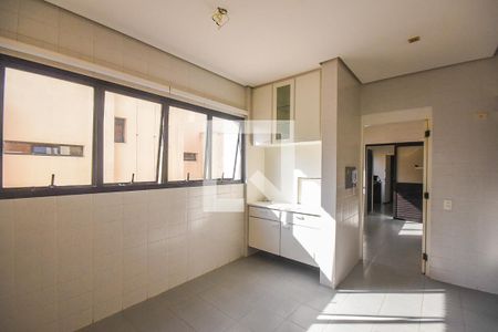 Apartamento à venda com 246m², 4 quartos e 4 vagasCozinha