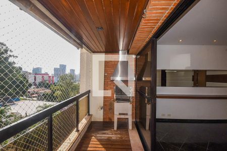 Apartamento à venda com 246m², 4 quartos e 4 vagasVaranda