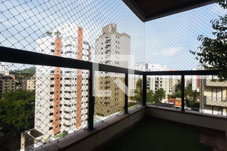 Apartamento à venda com 246m², 4 quartos e 4 vagasVaranda da Suíte 2