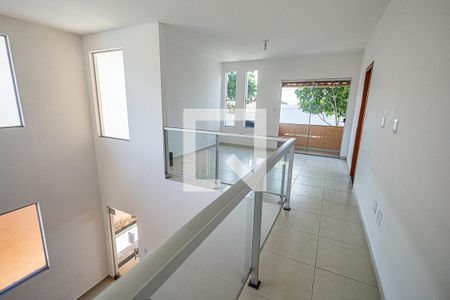 Sala / 2º andar de casa para alugar com 4 quartos, 200m² em Trevo, Belo Horizonte