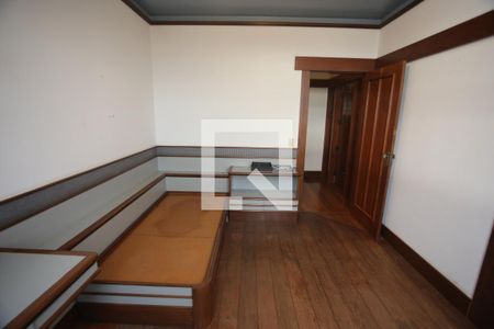 Casa à venda com 1800m², 5 quartos e 6 vagasQuarto3