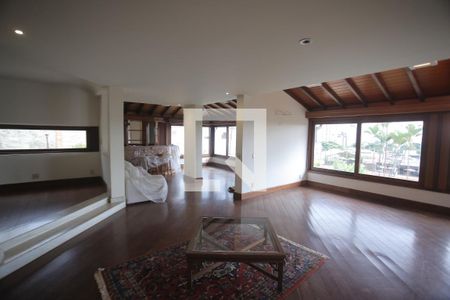 Casa à venda com 1800m², 5 quartos e 6 vagasSala