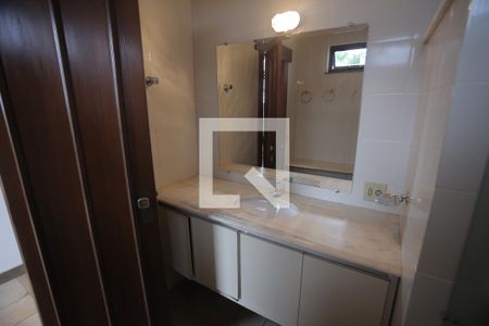 Casa à venda com 1800m², 5 quartos e 6 vagasBANHEIRO SAUNA