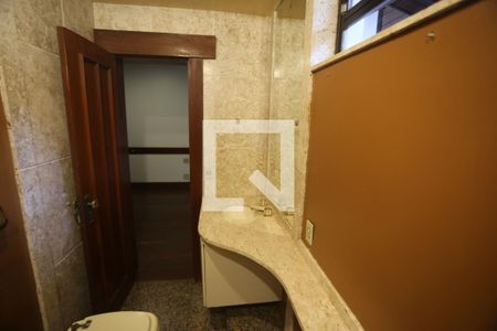 Casa à venda com 1800m², 5 quartos e 6 vagasBanheiro Suite 3