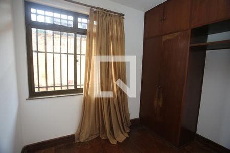 Casa à venda com 1800m², 5 quartos e 6 vagasQuarto Servico