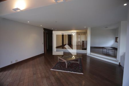 Casa à venda com 1800m², 5 quartos e 6 vagasSala