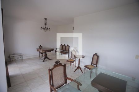 Casa à venda com 1800m², 5 quartos e 6 vagasSala