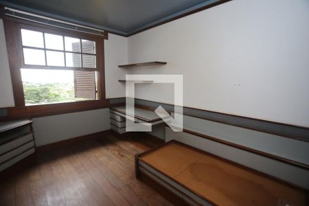 Casa à venda com 1800m², 5 quartos e 6 vagasQuarto3