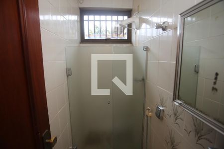 Casa à venda com 1800m², 5 quartos e 6 vagasBanheiro Servico