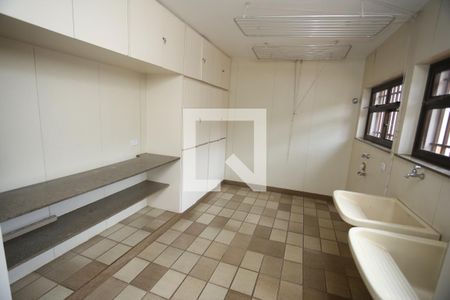 Casa à venda com 1800m², 5 quartos e 6 vagasÁrea de Serviço