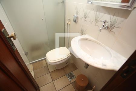 Casa à venda com 1800m², 5 quartos e 6 vagasBanheiro Servico