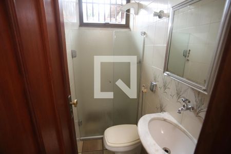 Casa à venda com 1800m², 5 quartos e 6 vagasBanheiro Servico