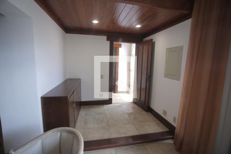 Casa à venda com 1800m², 5 quartos e 6 vagasSALA