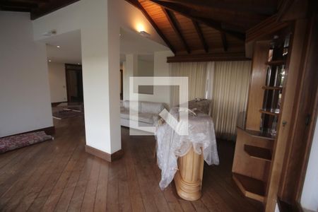 Casa à venda com 1800m², 5 quartos e 6 vagasSala