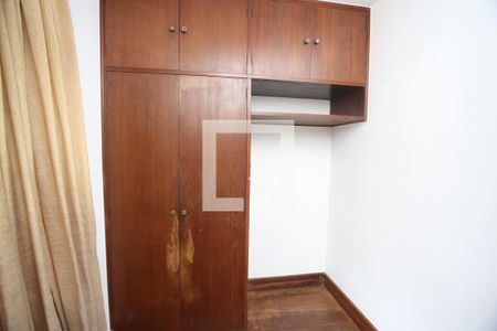 Casa à venda com 1800m², 5 quartos e 6 vagasQuarto Servico