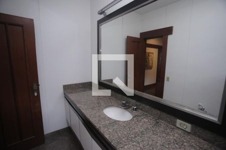 Casa à venda com 1800m², 5 quartos e 6 vagasBanheiro