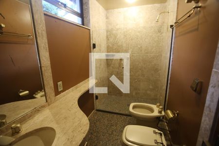 Casa à venda com 1800m², 5 quartos e 6 vagasBanheiro Suite 3