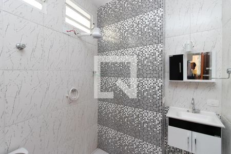 Banheiro de casa para alugar com 1 quarto, 30m² em Vila Leonor, São Paulo