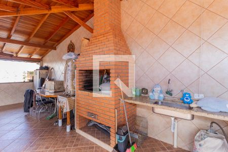 Casa à venda com 181m², 4 quartos e 2 vagasQuintal