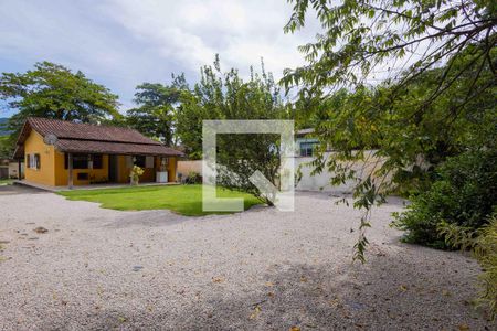 Casa à venda com 890m², 3 quartos e 5 vagasQuintal