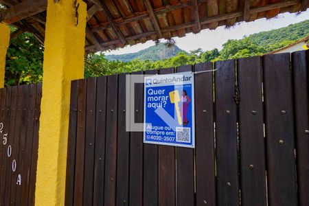 Casa à venda com 890m², 3 quartos e 5 vagasPlaquinha