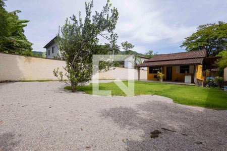 Casa à venda com 890m², 3 quartos e 5 vagasQuintal