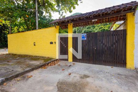 Casa à venda com 890m², 3 quartos e 5 vagasFachada